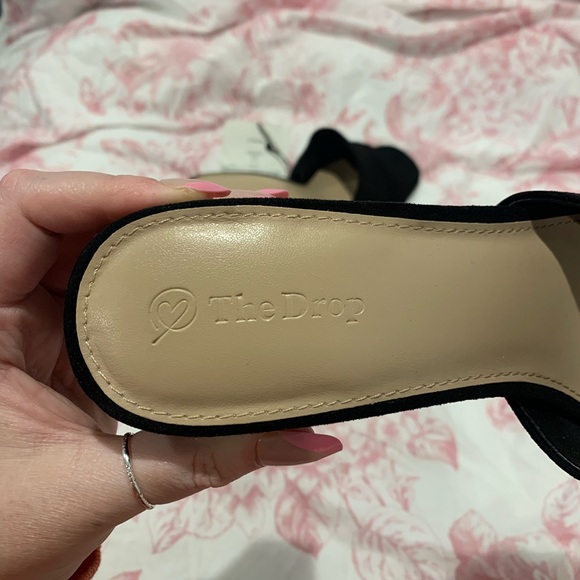 NWT Open Toe Suede Heels - Picture 4 of 6